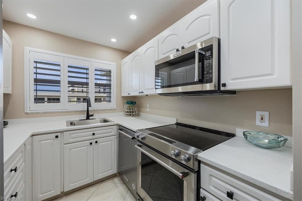3200 Gulf Shore Blvd N 403, Naples, FL 34103-11