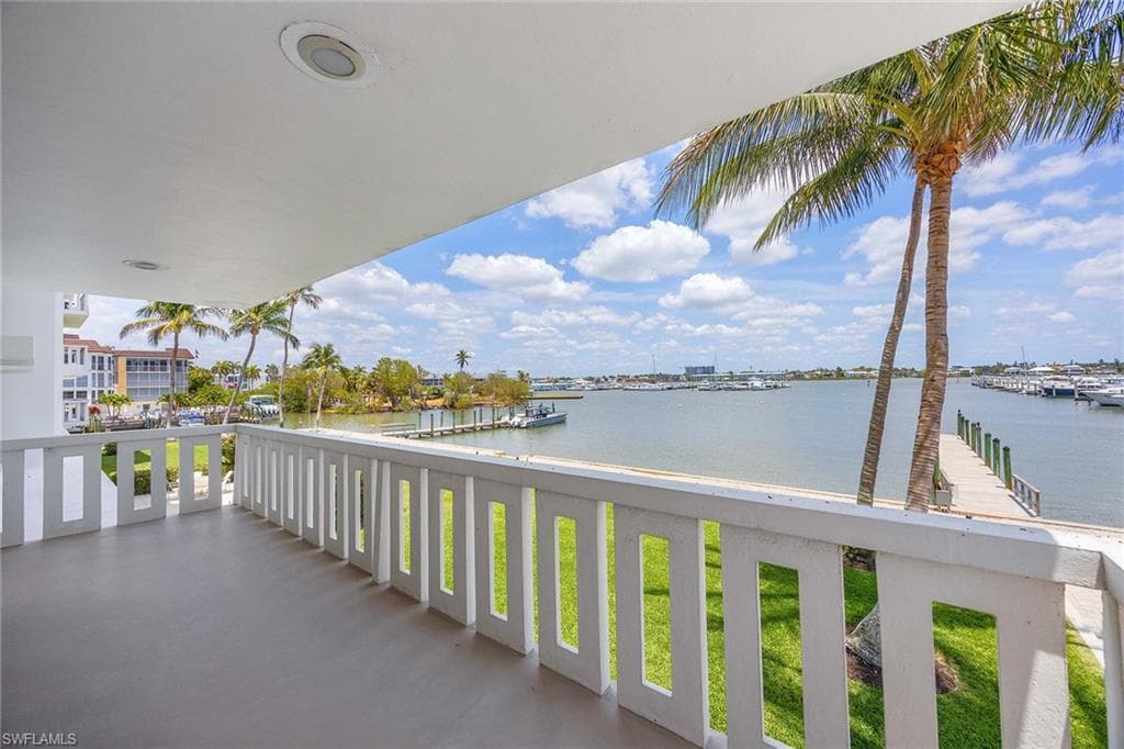 1325 7th St S 2b, Naples, FL 34102-26