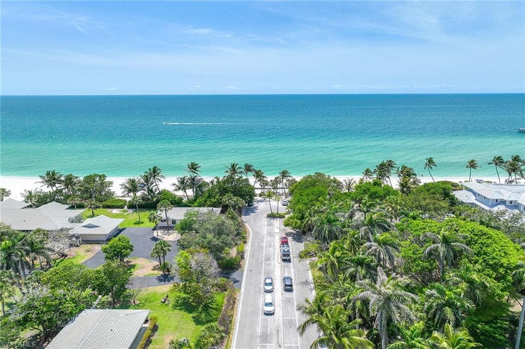 1325 7th St S 2b, Naples, FL 34102-35