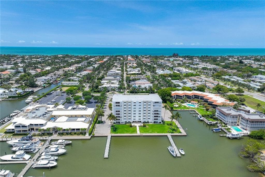 1325 7th St S 2b, Naples, FL 34102-3