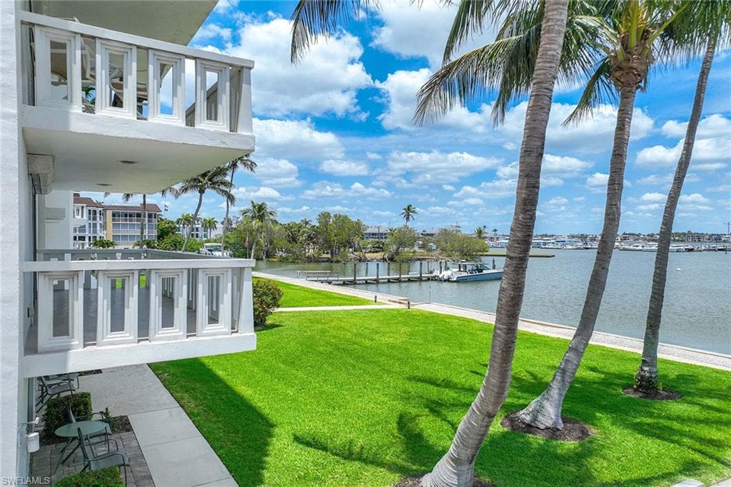 1325 7th St S 2b, Naples, FL 34102-6
