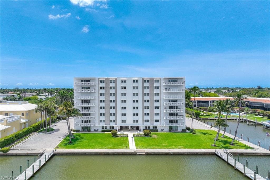 1325 7th St S 2b, Naples, FL 34102-7