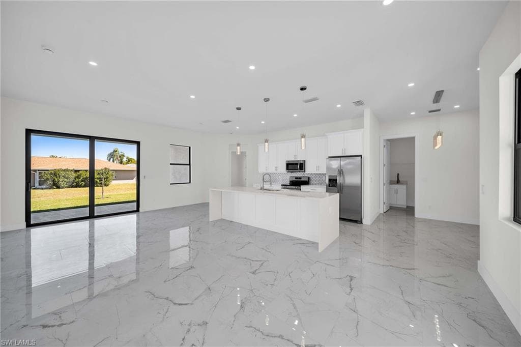 1002 7th Ave, Cape Coral, FL 33909-4