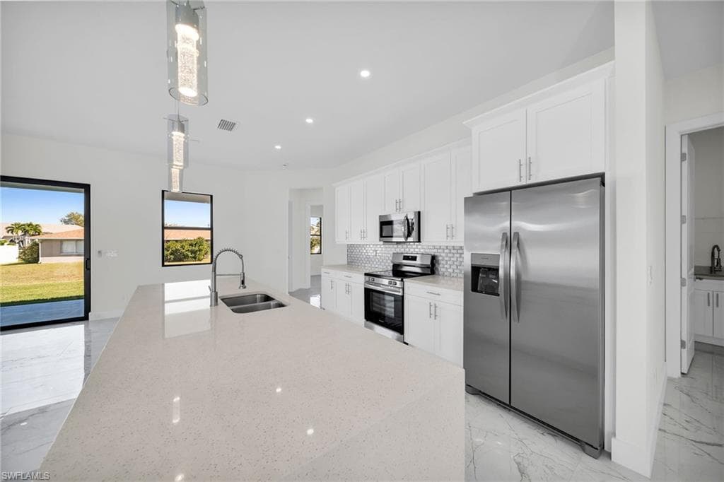 1002 7th Ave, Cape Coral, FL 33909-7