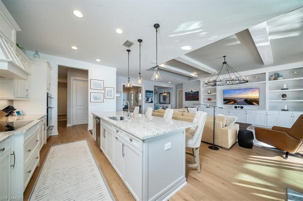 14372 Neptune Ave, Naples, FL 34114-14
