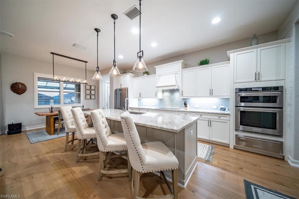 14372 Neptune Ave, Naples, FL 34114-18
