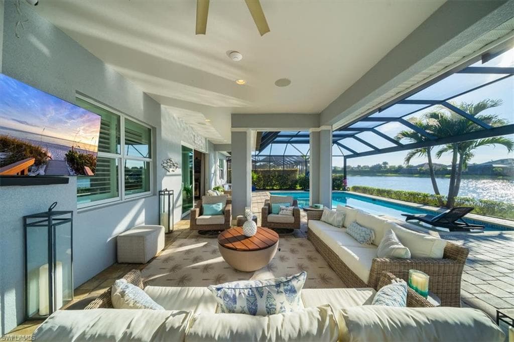 14372 Neptune Ave, Naples, FL 34114-25