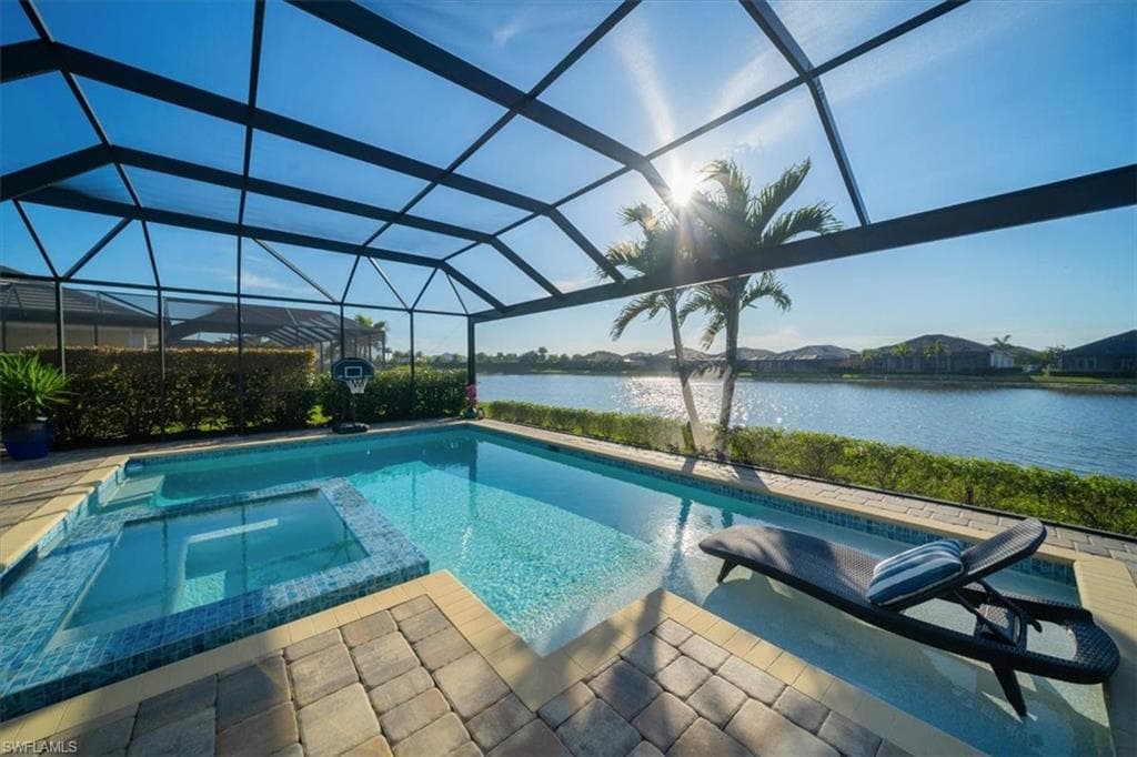 14372 Neptune Ave, Naples, FL 34114-32