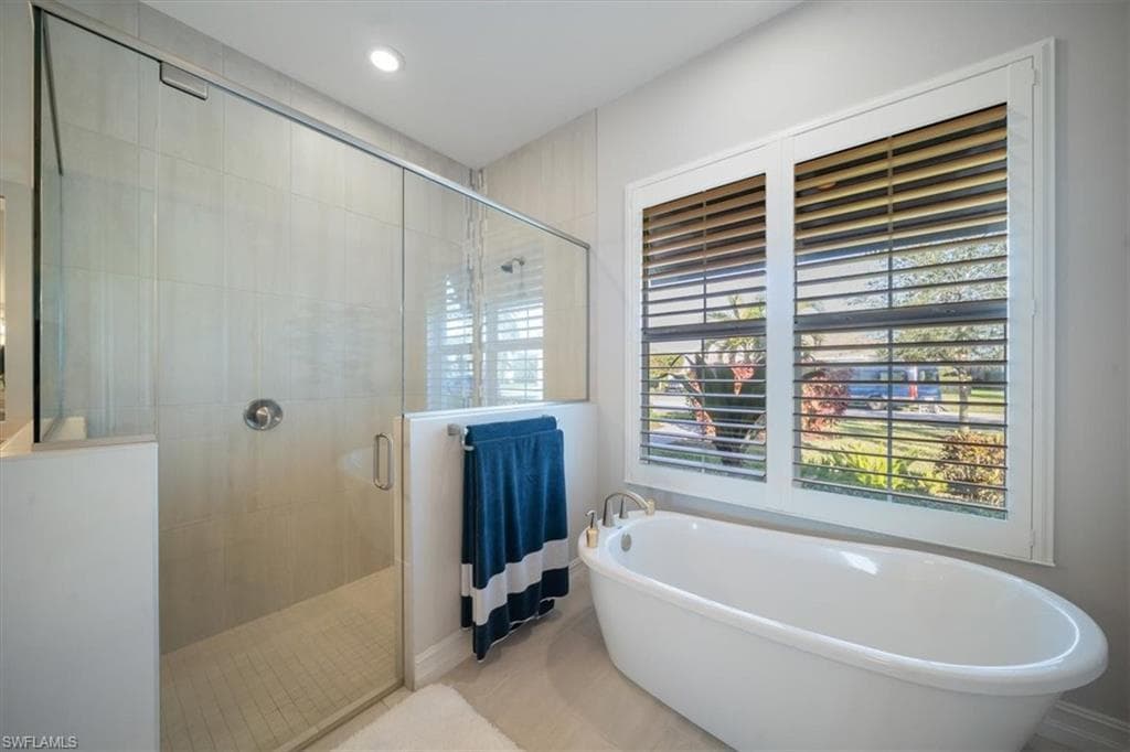 14372 Neptune Ave, Naples, FL 34114-38