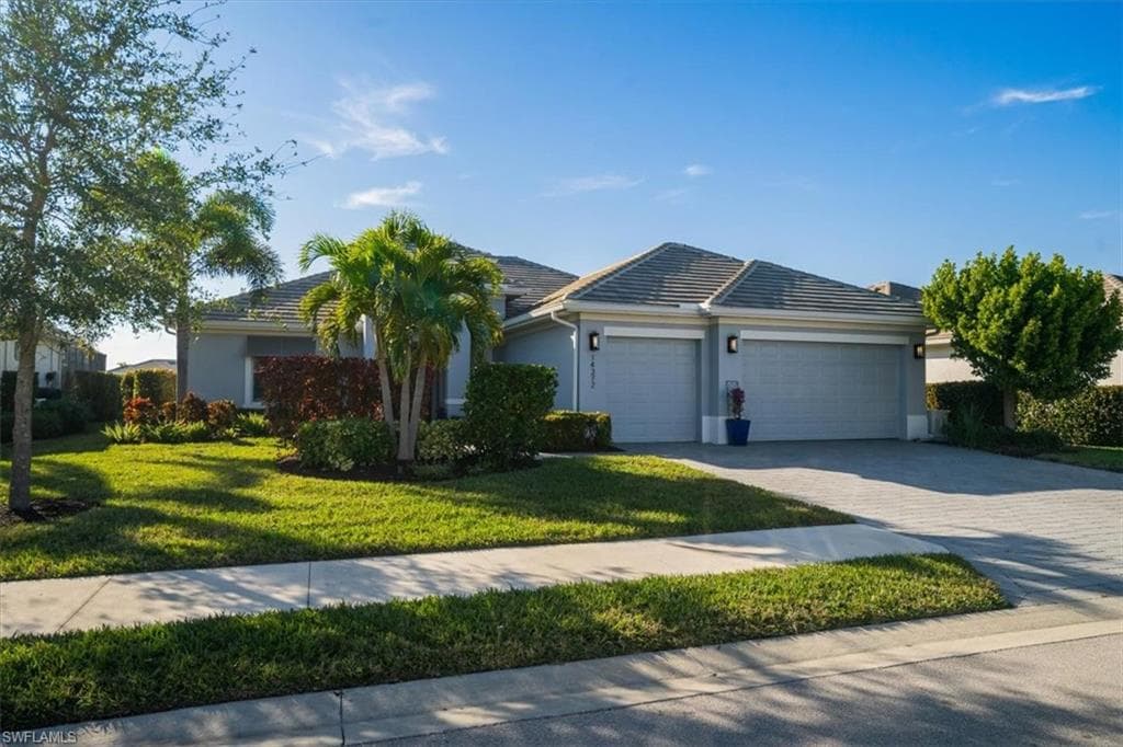 14372 Neptune Ave, Naples, FL 34114-47