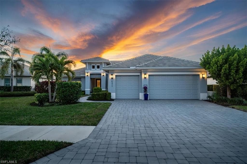 14372 Neptune Ave, Naples, FL 34114-48
