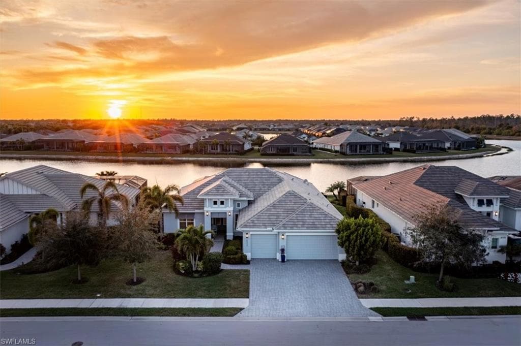 14372 Neptune Ave, Naples, FL 34114-49