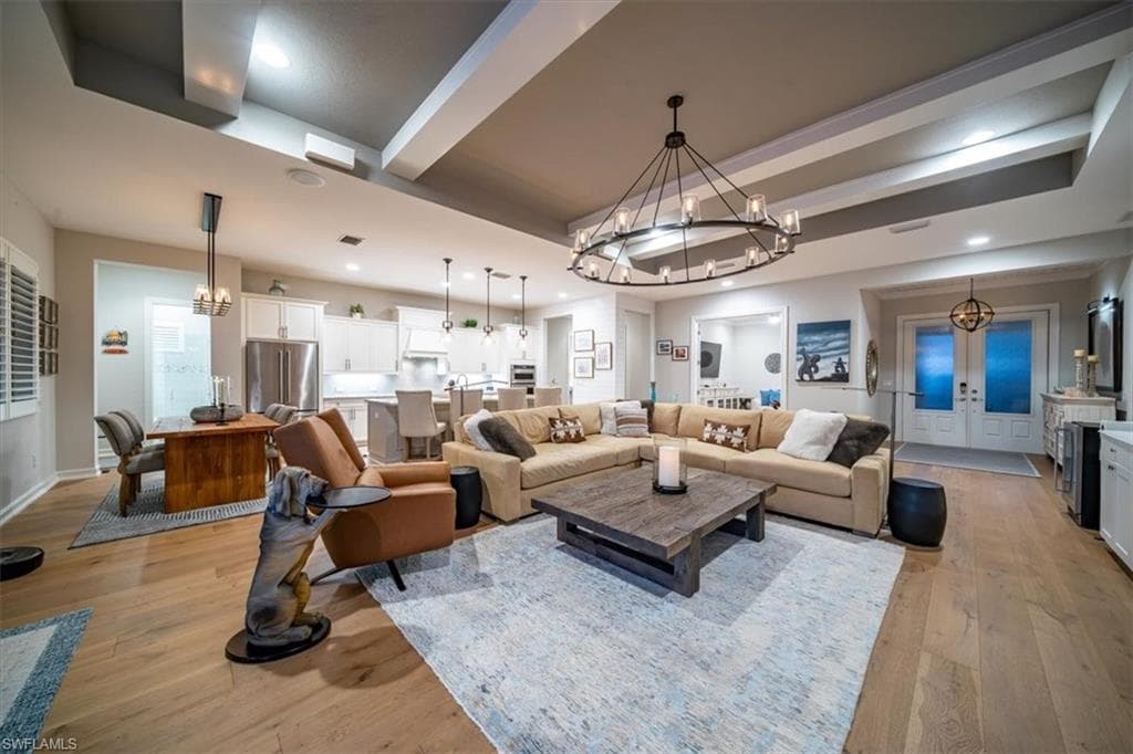 14372 Neptune Ave, Naples, FL 34114-6