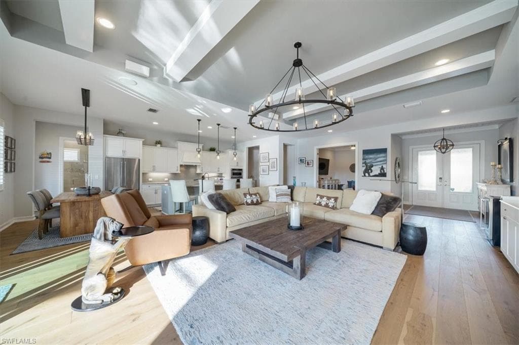 14372 Neptune Ave, Naples, FL 34114-7