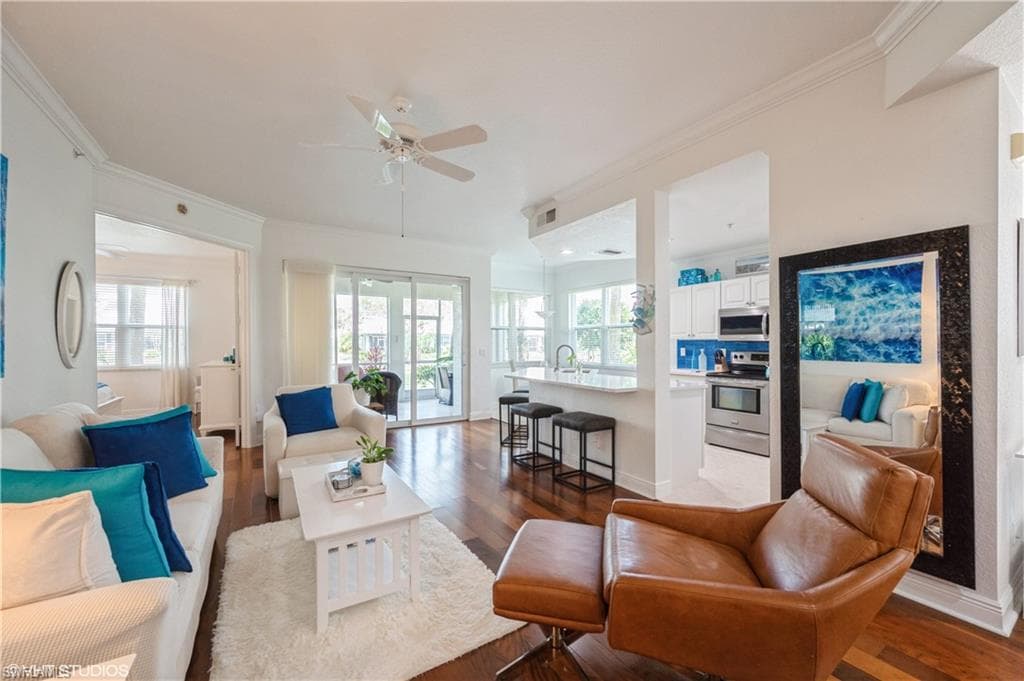 4610 Hawks Nest Dr 104, Naples, FL 34114-9