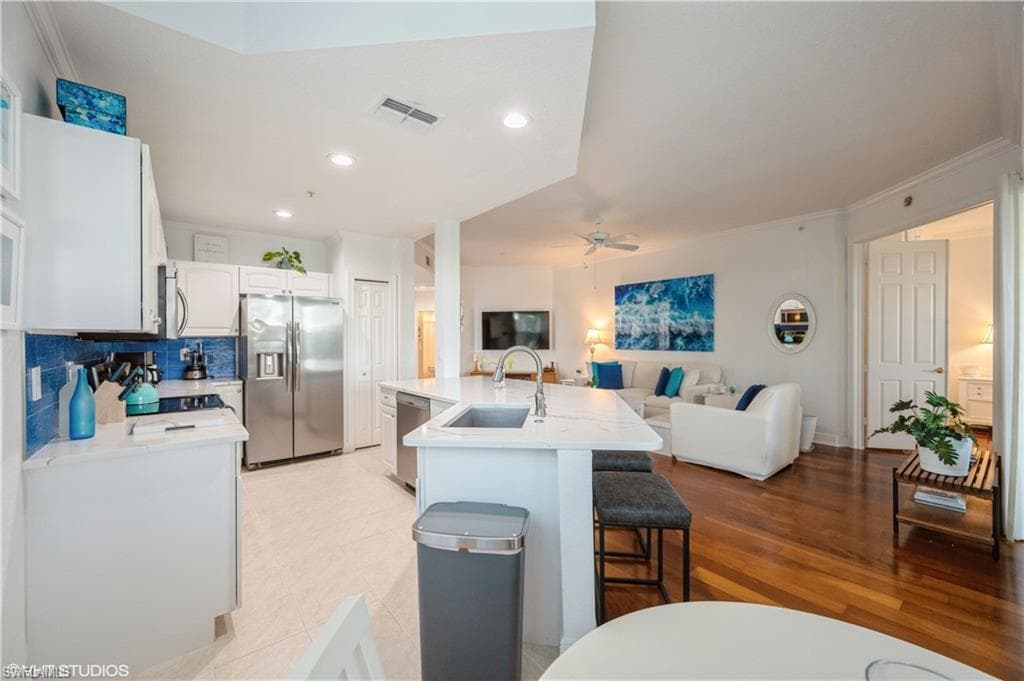 4610 Hawks Nest Dr 104, Naples, FL 34114-12