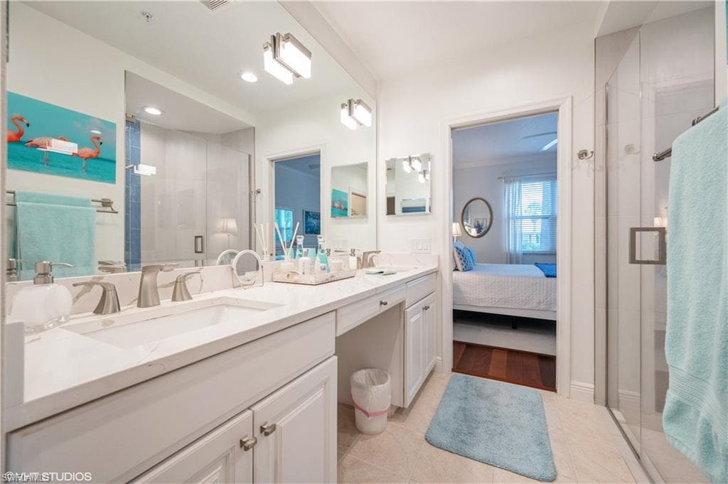 4610 Hawks Nest Dr 104, Naples, FL 34114-23