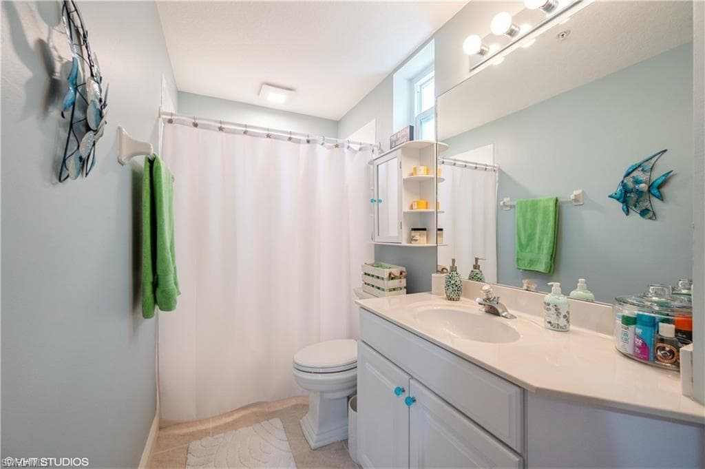 4610 Hawks Nest Dr 104, Naples, FL 34114-30