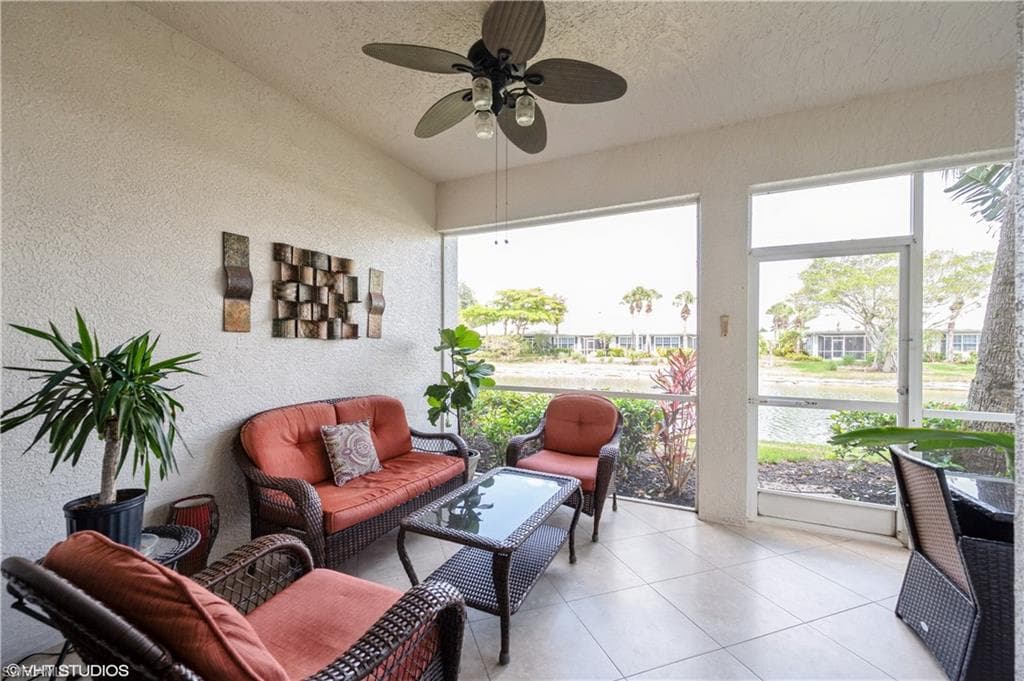 4610 Hawks Nest Dr 104, Naples, FL 34114-33