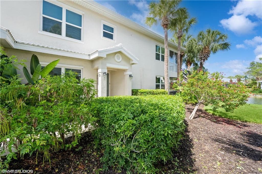 4610 Hawks Nest Dr 104, Naples, FL 34114-40