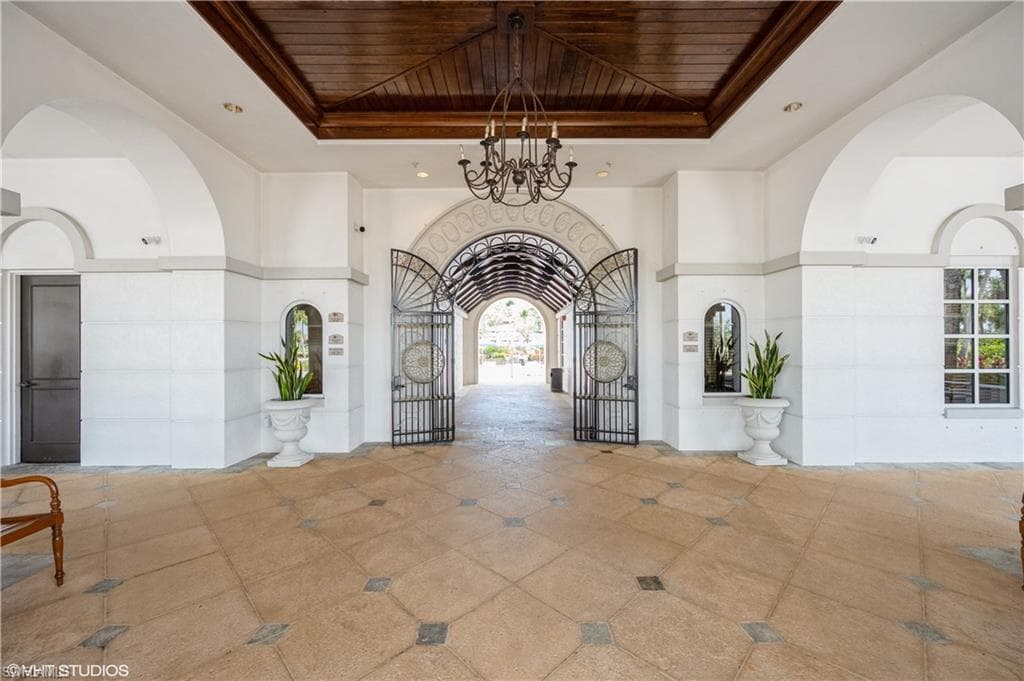 4610 Hawks Nest Dr 104, Naples, FL 34114-45