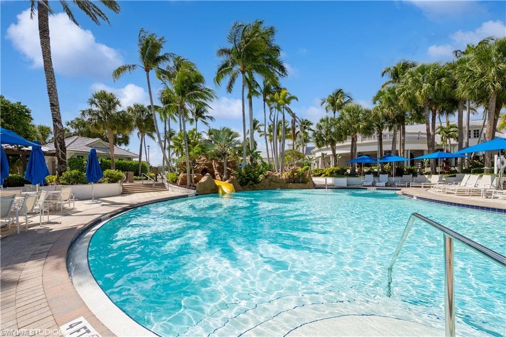 4610 Hawks Nest Dr 104, Naples, FL 34114-49