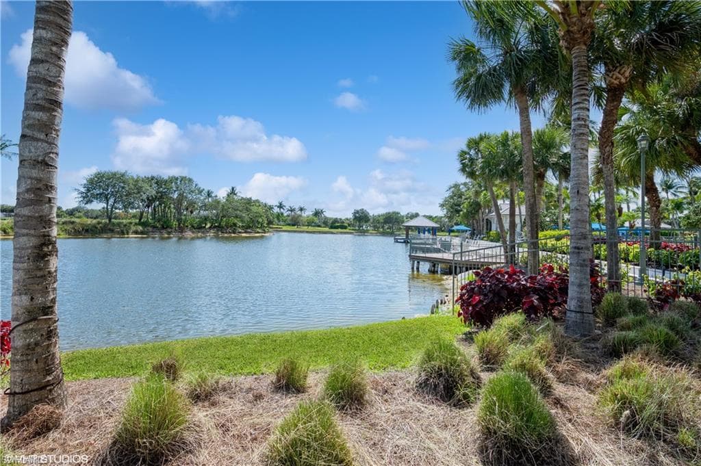 4610 Hawks Nest Dr 104, Naples, FL 34114-51