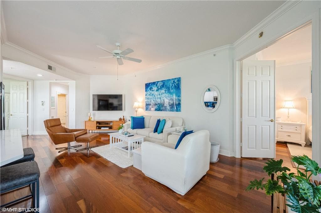 4610 Hawks Nest Dr 104, Naples, FL 34114-6