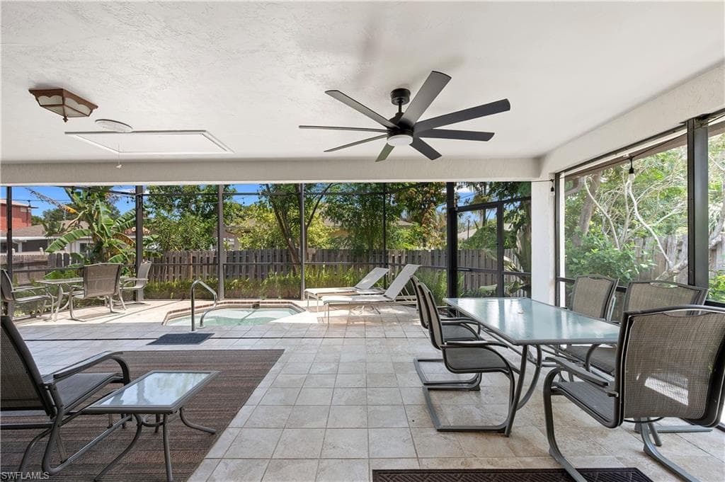 663 110th Ave N, Naples, FL 34108-10