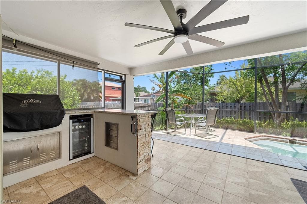 663 110th Ave N, Naples, FL 34108-12