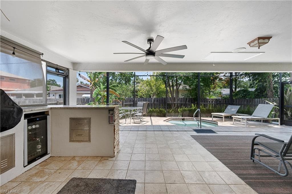 663 110th Ave N, Naples, FL 34108-13