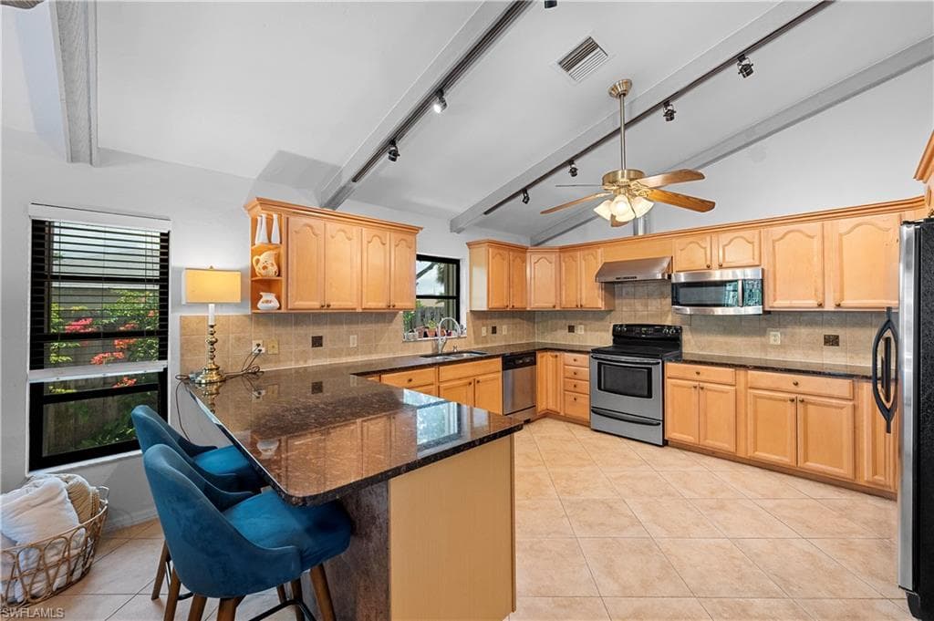 663 110th Ave N, Naples, FL 34108-23