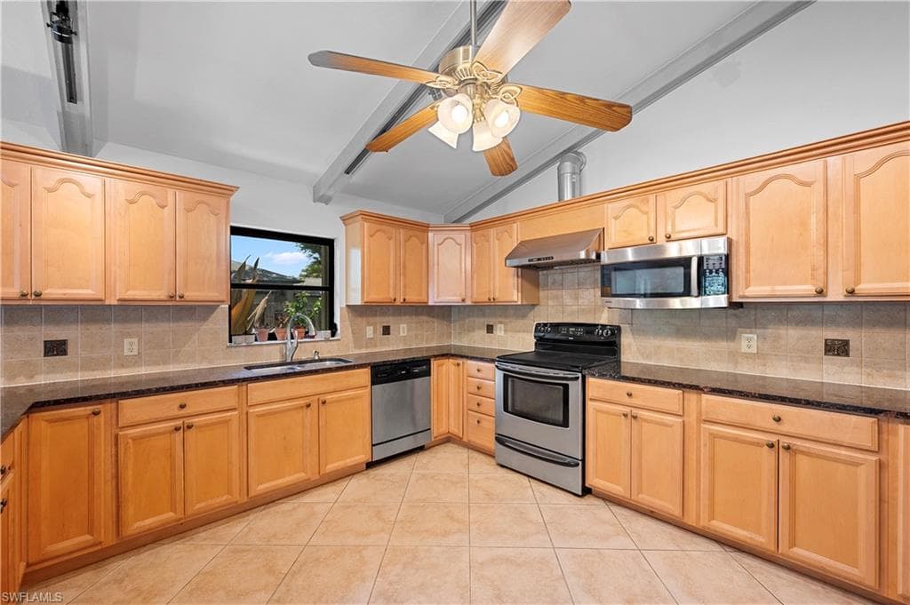 663 110th Ave N, Naples, FL 34108-24