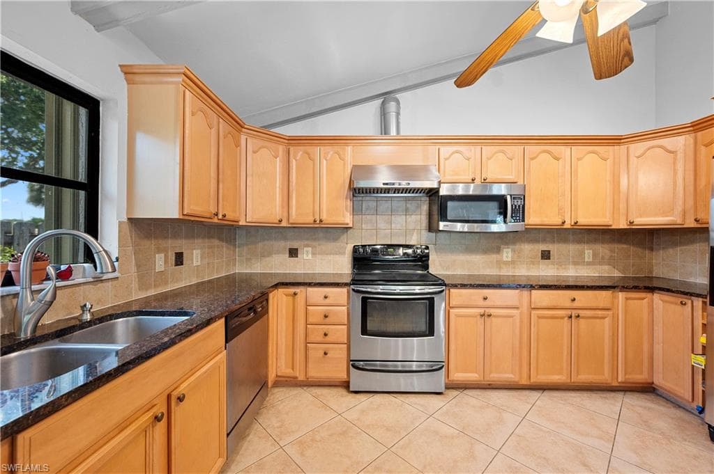663 110th Ave N, Naples, FL 34108-35