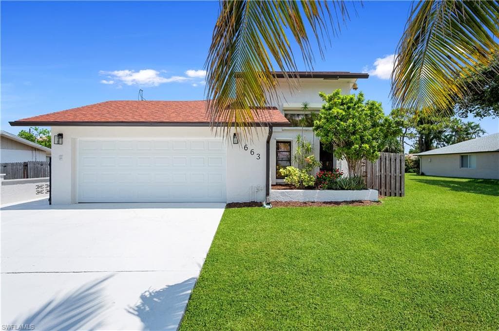 663 110th Ave N, Naples, FL 34108-5
