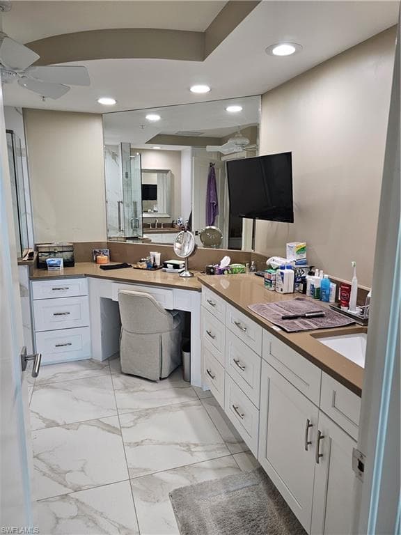 430 Cove Tower Dr 501, Naples, FL 34110-22