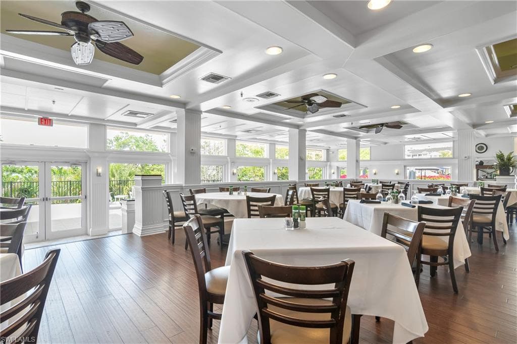 430 Cove Tower Dr 501, Naples, FL 34110-29