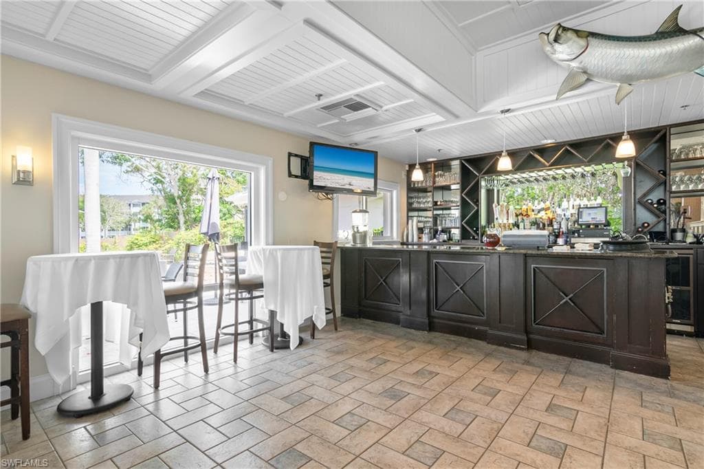 430 Cove Tower Dr 501, Naples, FL 34110-31
