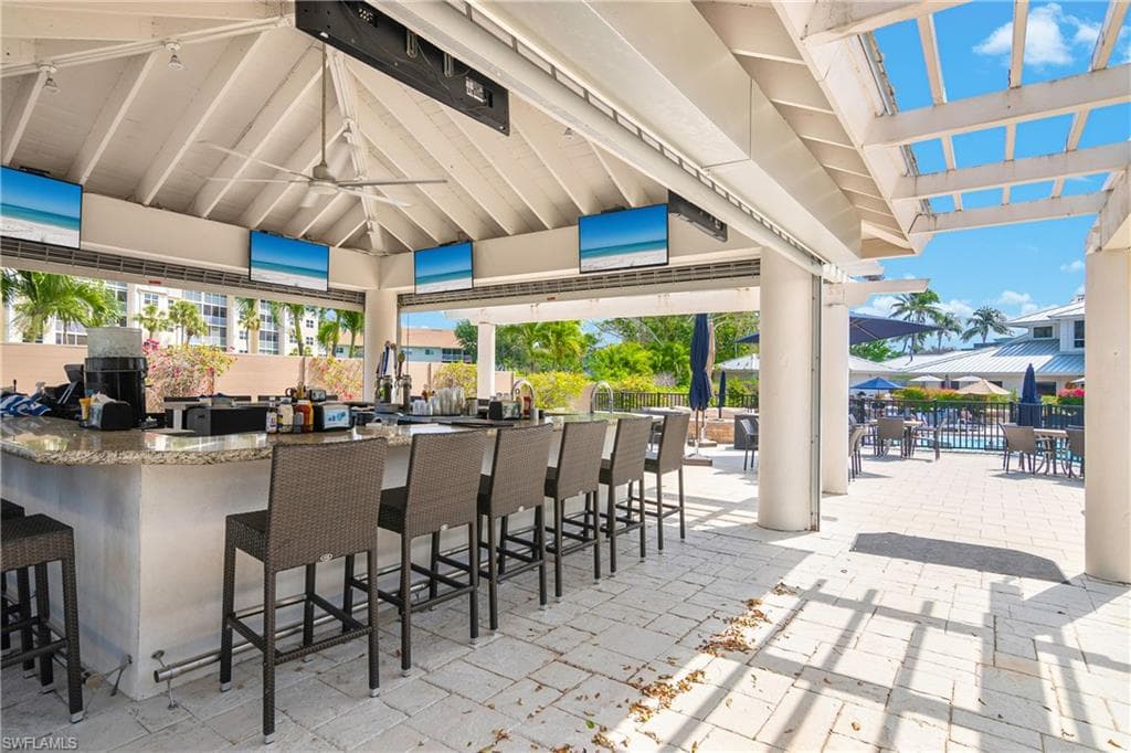 430 Cove Tower Dr 501, Naples, FL 34110-33