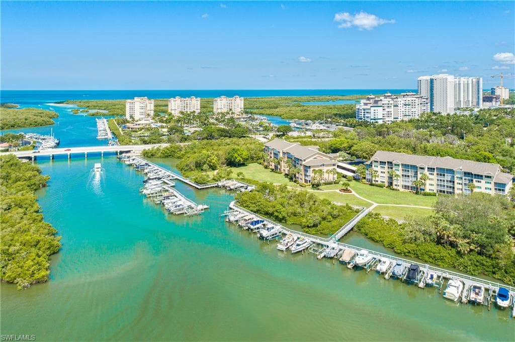 430 Cove Tower Dr 501, Naples, FL 34110-7