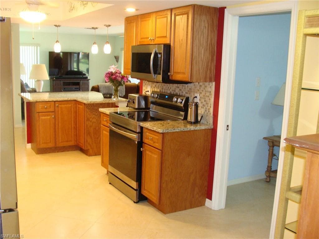 4802 Lakewood Blvd, Naples, FL 34112-4