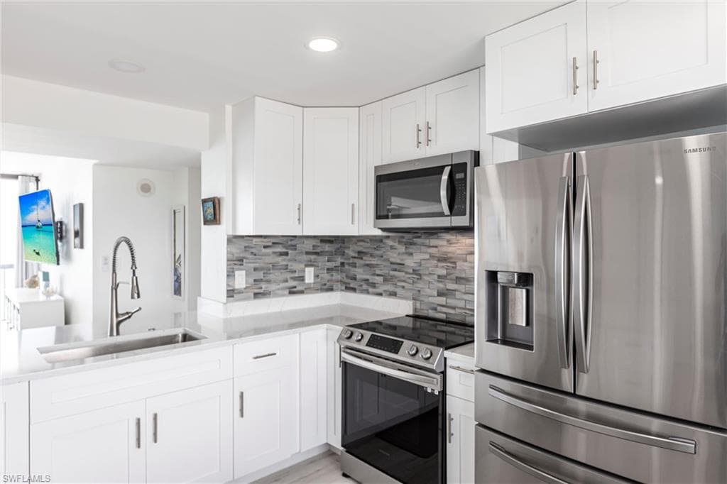 26300 Hickory Blvd 906, Bonita Springs, FL 34134-1