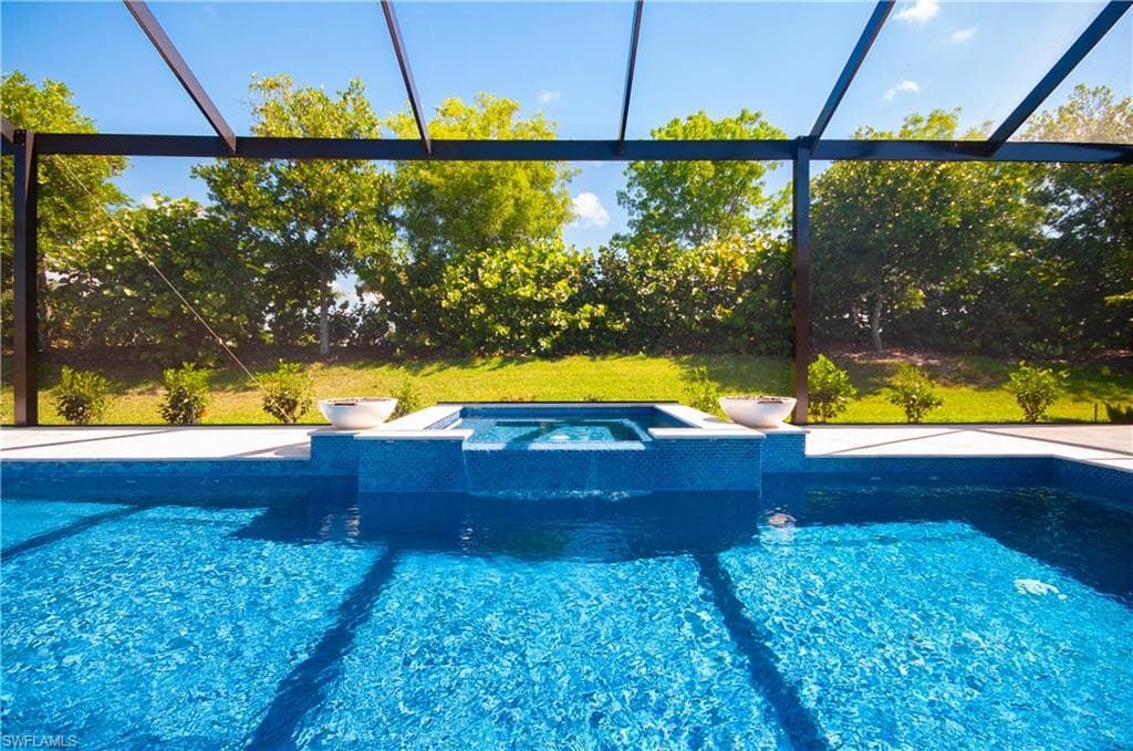 14302 Charthouse Cir, Naples, FL 34114-3