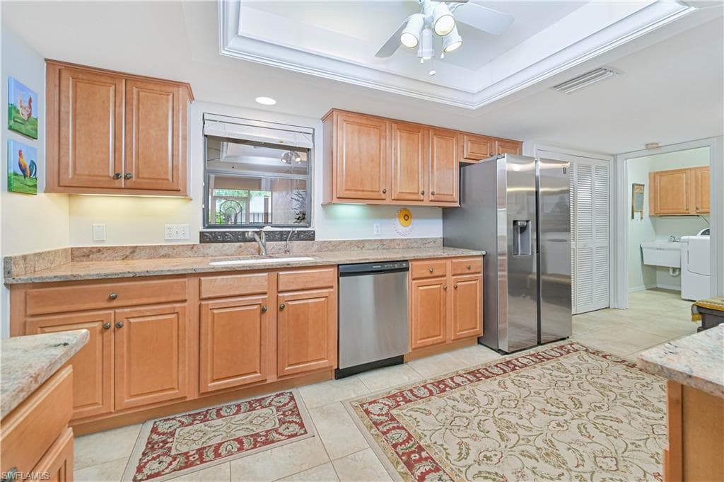 5690 Arvine Cir, Fort Myers, FL 33919-19