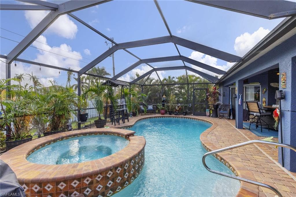 306 29th Ter, Cape Coral, FL 33909-14