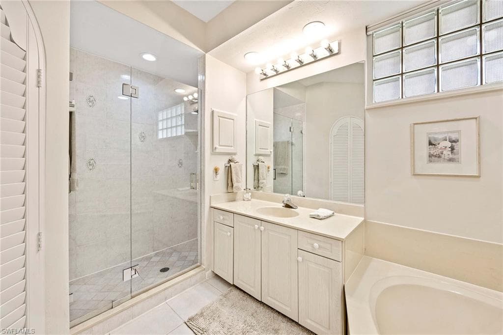 6500 Valen Way A402, Naples, FL 34108-26