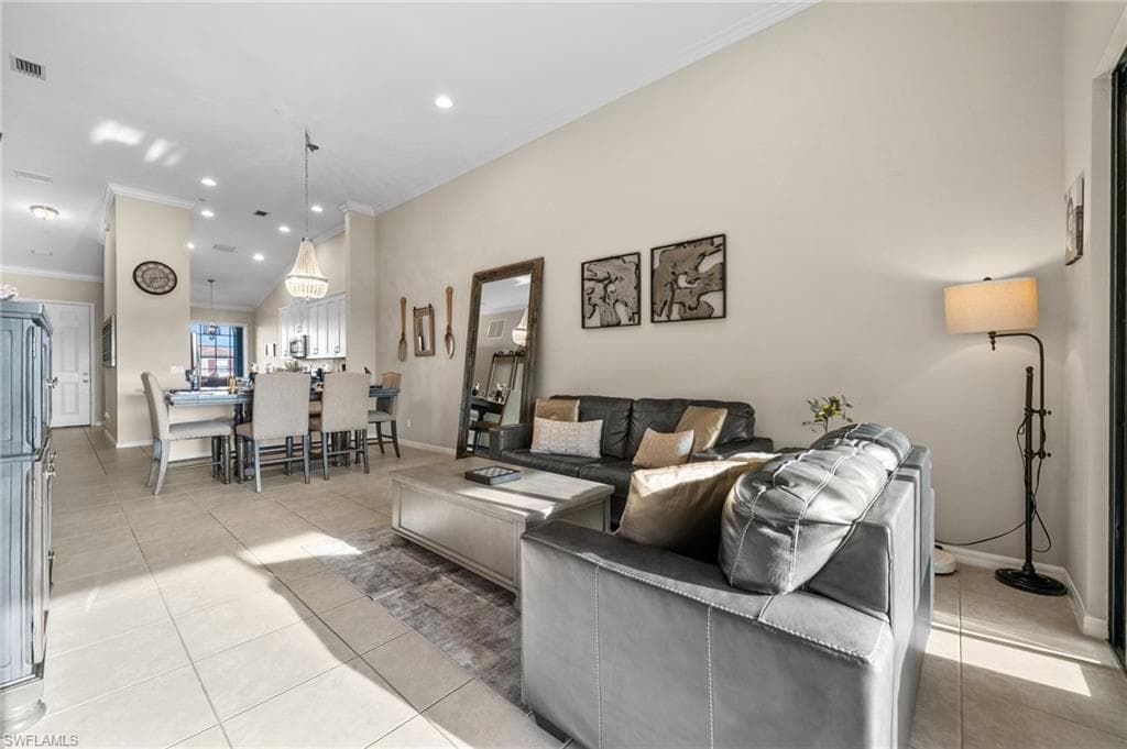 9366 Pocida Ct 202, Naples, FL 34119-10