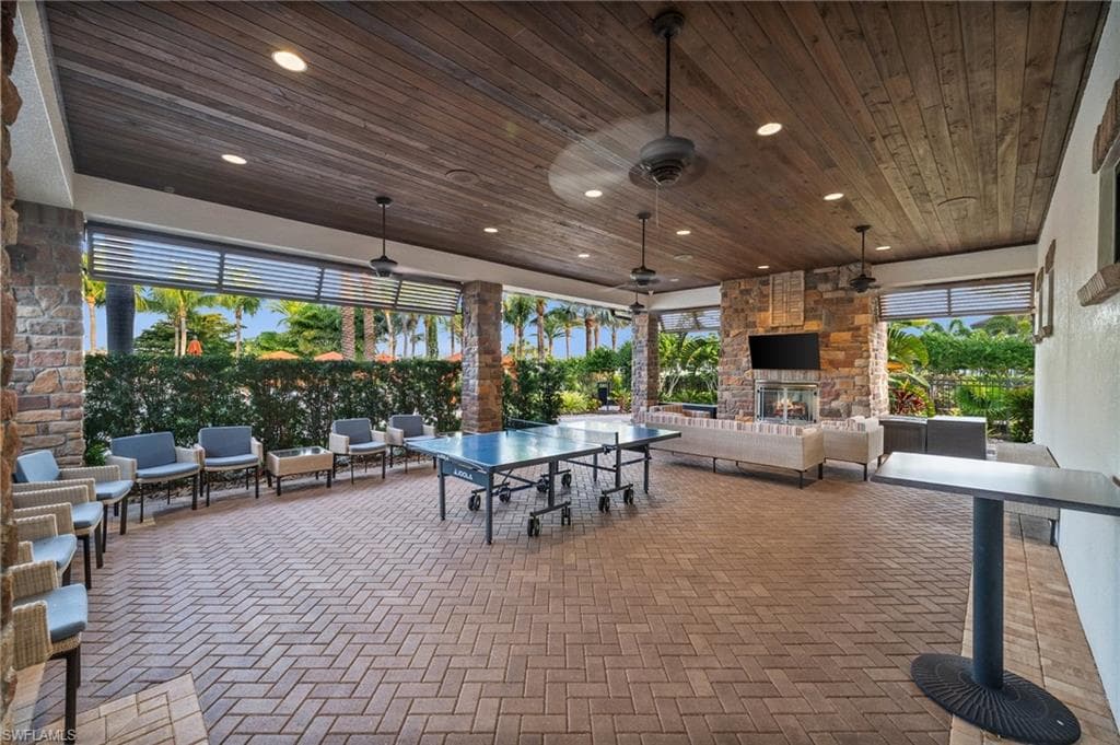 9366 Pocida Ct 202, Naples, FL 34119-34