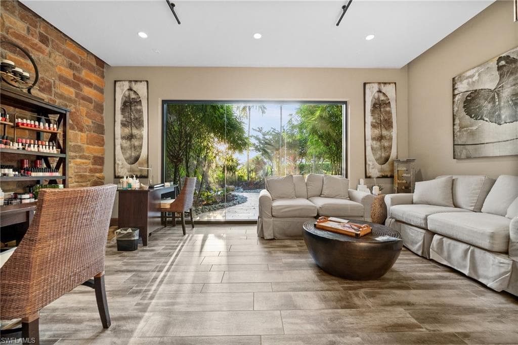 9366 Pocida Ct 202, Naples, FL 34119-37
