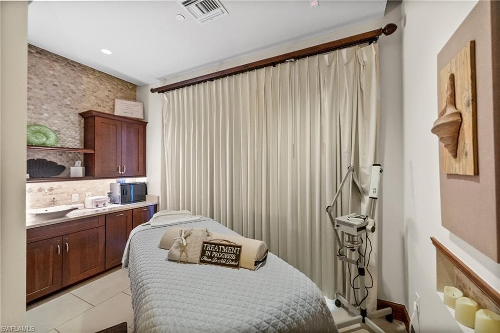 9366 Pocida Ct 202, Naples, FL 34119-38